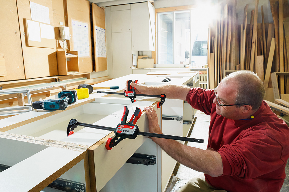Einhand-Schnellzwinge EZ / EZS BESSEY