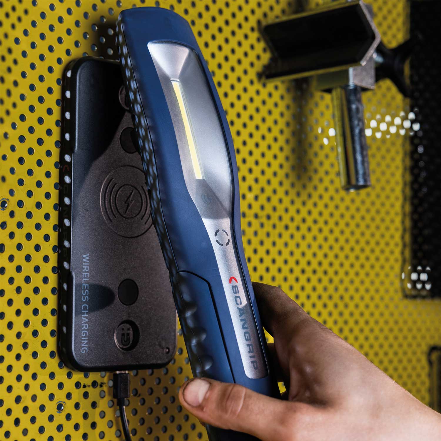 Arbeitsleuchte MAG PRO WIRELESS + CHARCHING PAD